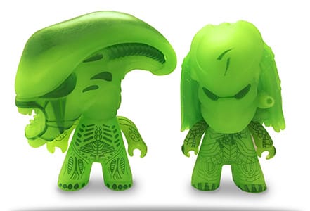 SDCC 2016 Toysrus Entertainment Earth Alien V Predator Vinyl