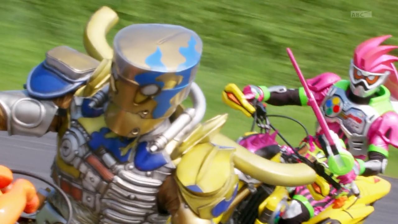 excite-subs-kamen-rider-ex-aid-04-hd-7c72d7e0-mkv_snapshot_19-08_2016-10-26_08-42-08